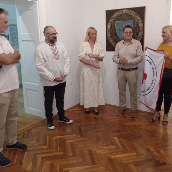 U MUZEJU SREMA OTVORENA IZLOŽBA „UJEDINjENI U HUMANOSTI“Svedočanstva velike tradicije i brige za zdravlje stanovništva