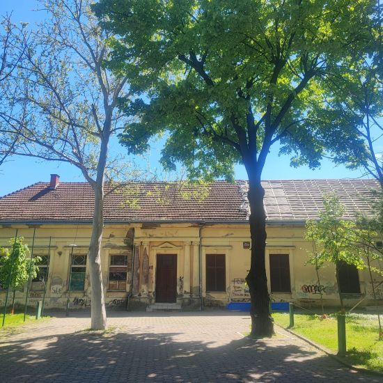 POČETAK OBNOVE KROVA HRVATSKOG DOMA U SREMSKOJ MITROVICIMesto okupljanja mladih
