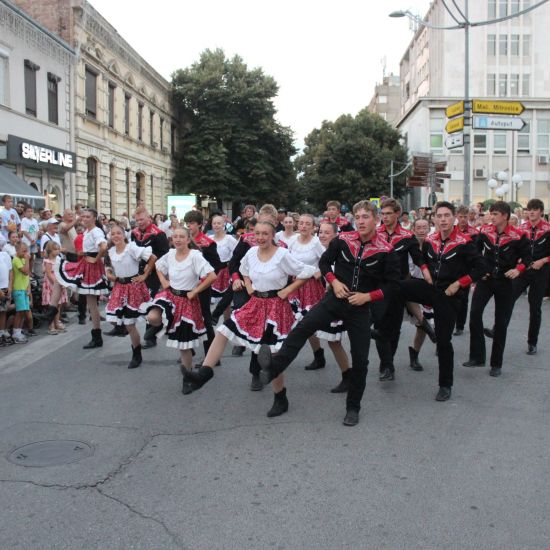 ODRŽAN „SREM FOLK FEST“Ritam koji spaja