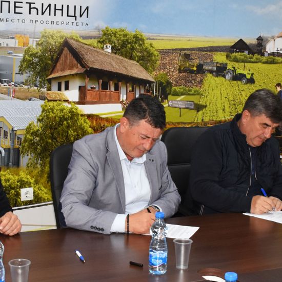 PEĆINCIUručeni ugovori o energetskoj sanaciji kuća i stanova