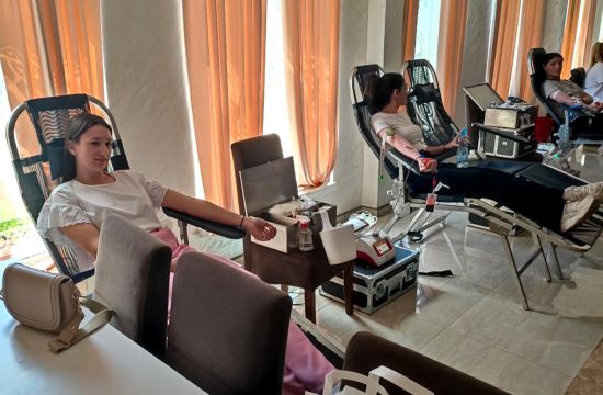 CRVENI KRSTU dve akcije 55 dobrovoljnih davalaca