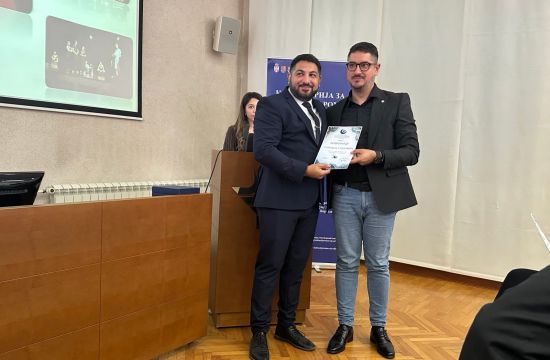 KANCELARIJA ZA INKLUZIJU ROMASlobodanu Stankoviću priznanje za doprinos afirmaciji romske kulture