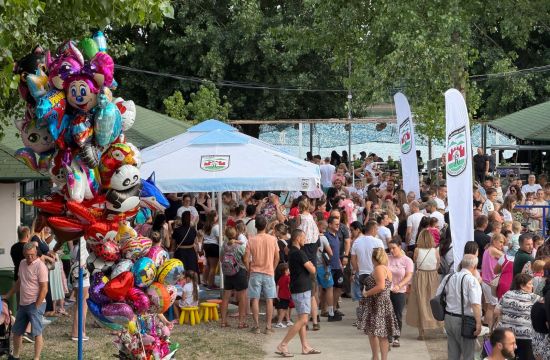 GRADSKA PLAŽA U SREMSKOJ MITROVICIPočelo Leto na Savi uz Boom animatore
