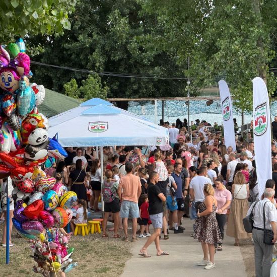 GRADSKA PLAŽA U SREMSKOJ MITROVICIPočelo Leto na Savi uz Boom animatore