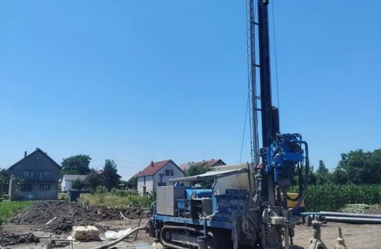 HRTKOVCIBušenje bunara u Hrtkovcima