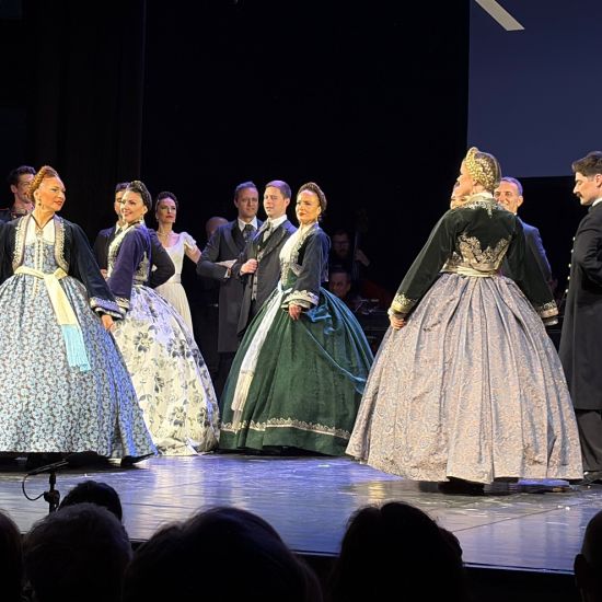 SREMSKA MITROVICAVeče narodne igre i pesme