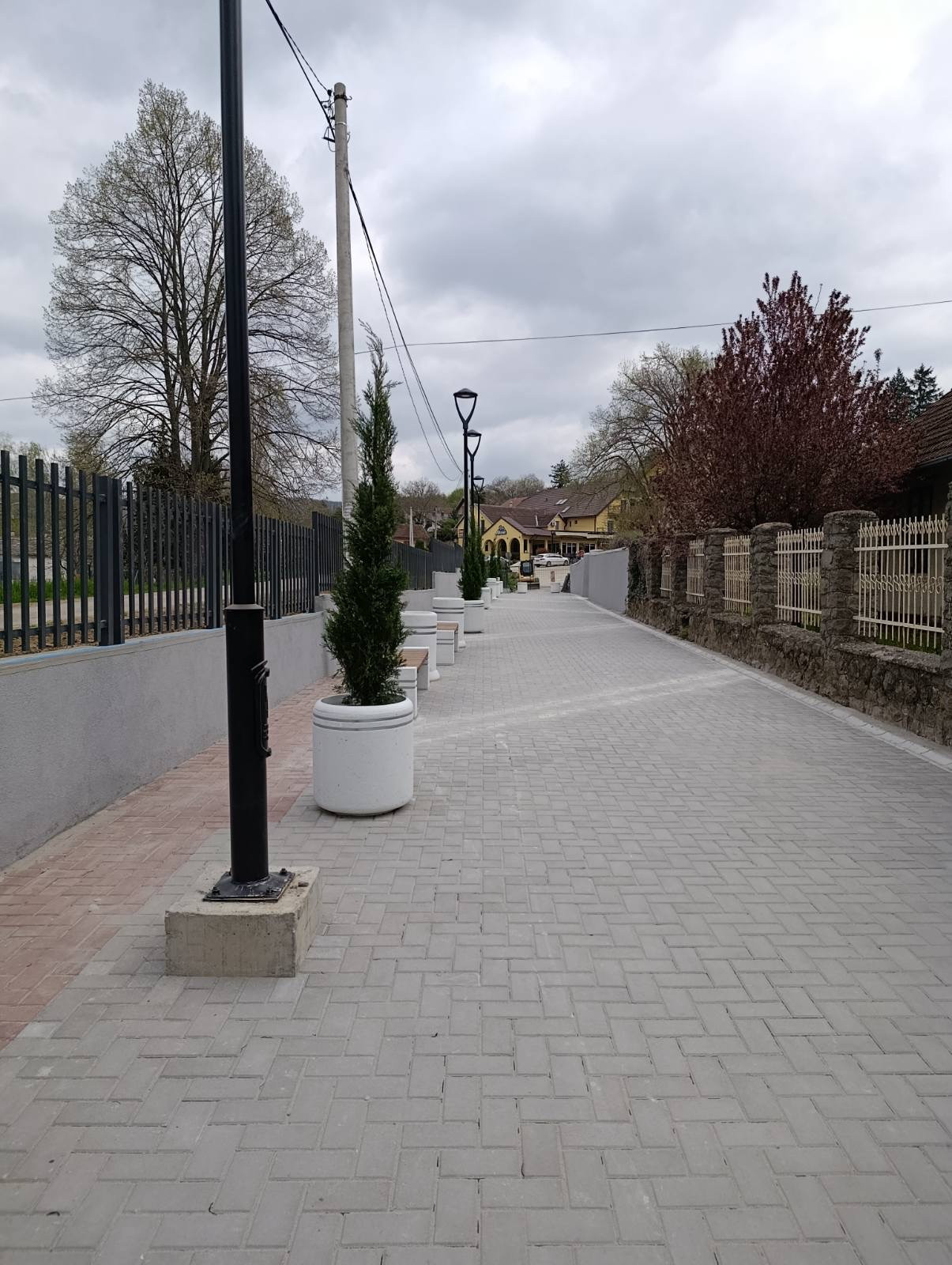 VRDNIKOtvoreno šetalište u centru Vrdnika