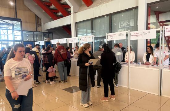 SREMSKA MITROVICASajam zapošljavanja: 450 slobodnih radnih mesta kod 27 poslodavaca