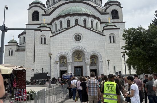DUHOVNO PUTOVANjE ČETIRI MITROVČANKE U BEOGRADPoklonismo se pojasu Bogorodice u Hramu svetog Save
