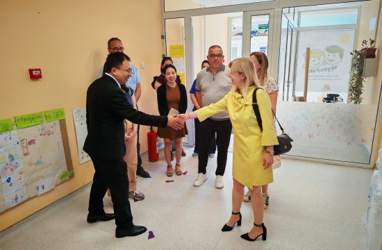 DONACIJA LAĆARAČKOM VRTIĆU OD RUMSKE KOMPANIJE „HEALTHCARE“Dušeci za odmor dece