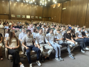 DODELA NAGRADANagrađeni đaci generacije u Mitrovici (Video)