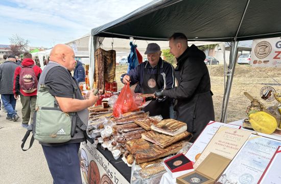 SLOVAČKI PARKKobasicijada u Šidu, omiljeno mesto svakog gurmana