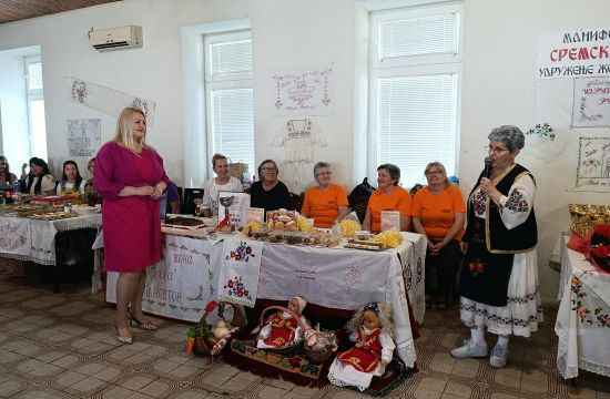 MANIFESTACIJA „SREMSKI KOLAČ“ ODRŽANA U RUMIPodsetnik na starinske kolače i detinjstvo