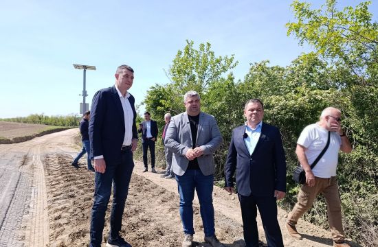 IZGRADNJA PEŠAČKO - BICIKLISTIČKE STAZE RUMA - VRDNIKZajednički projekat rumske i iriške opštine