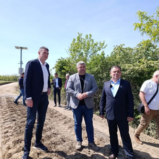 IZGRADNJA PEŠAČKO - BICIKLISTIČKE STAZE RUMA - VRDNIKZajednički projekat rumske i iriške opštine