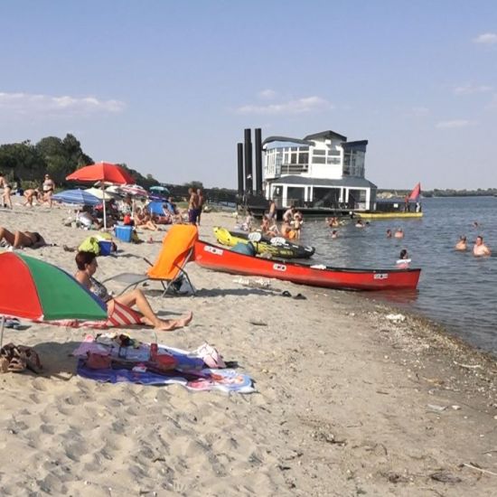TOPLOTNI TALAS NE POPUŠTASpas na kupalištima