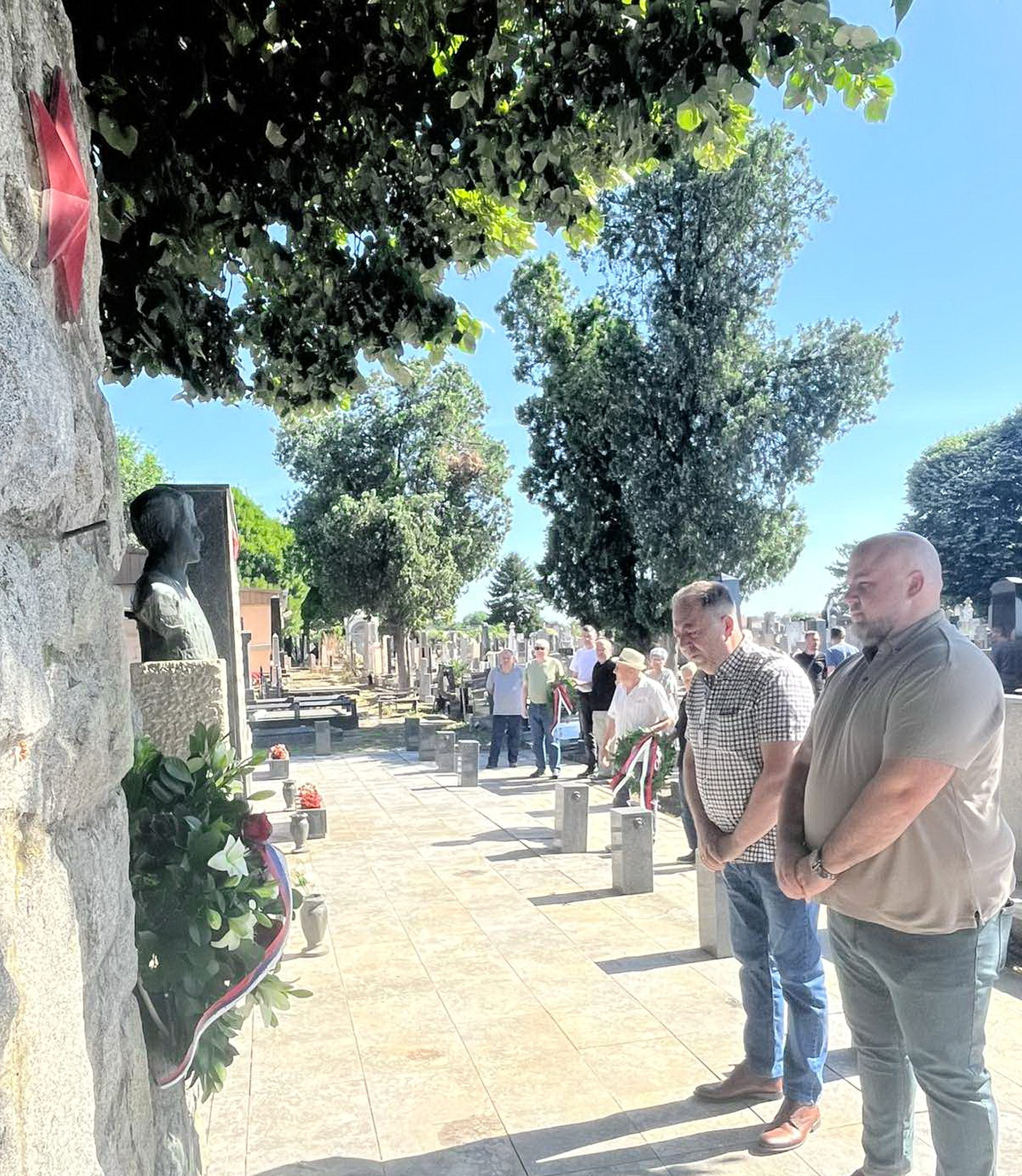 GRADSKO GROBLJE U RUMIObeležen Dan borca