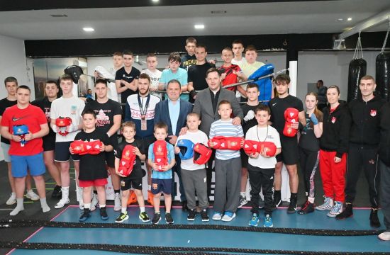 BOKS KLUB „SLOVEN“ RUMASportska oprema od Bokserskog saveza Srbije