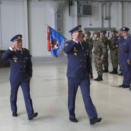 NA VOJNOM AERODROMU U BATAJNICIPukovnik Boško Šerbedžija novi komandant 204. vazduhoplovne brigade