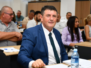 NOVE INVESTICIJE U PEĆINAČKOJ OPŠTINISINIŠA ĐOKIĆ: Investiramo u škole, puteve i lovačke domove