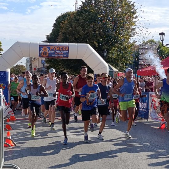 ODRŽAN OSMI RUMSKI POLUMARATONKenijci opet najbolji, oboren ženski rekord polumaratona