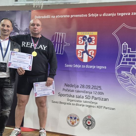 DIZANJE TEGOVANovi nacionalni rekordi Pazovčana