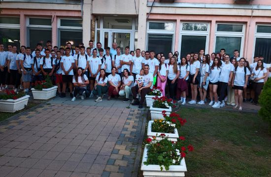OPŠTINA PEĆINCI NAGRADILA NAJBOLJE ĐAKENagradno letovanje u Herceg Novi