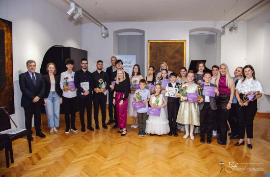 FESTIVAL PIJANIZMA ODRŽAN PO 12. PUT U SREMSKOJ MITROVICIFestival okupio preko 200 mladih pijanista iz regiona