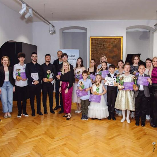 FESTIVAL PIJANIZMA ODRŽAN PO 12. PUT U SREMSKOJ MITROVICIFestival okupio preko 200 mladih pijanista iz regiona