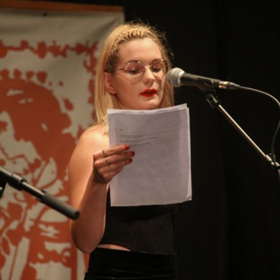 ZBIRKA PESAMA „KASTING ZA HOSTESU“ MITROVČANKE JELENE ŠARKOVIĆ POBEDILA NA KONKURSU IZDAVAČKE KUĆE PRESINGIntimna i angažovana poezija zavređuje nagradu