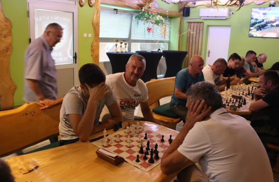 PETROVDANSKI ŠAHOVSKI TURNIR U DONJEM TOVARNIKUPobednik Uroš Petakov