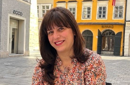 VALENTINA TADIĆ, ETNOMUZIKOLOG SA NOVIM HOBIJEMIzrada unikatnih sveća i čuvanje od zaborava etno melosa